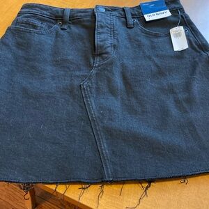 NWT. Old Navy black jean skirt